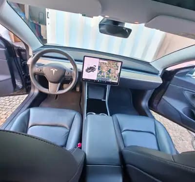 Vendo Tesla Model 3 2020 - 26500 EUR, 111500 km - AUTO.MOTO.pt