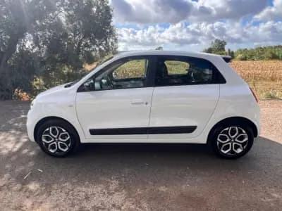 Vendo Renault Twingo 2022 - 15750 EUR, 11000 km - AUTO.MOTO.pt