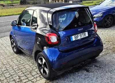 Vendo Smart Fortwo Cabrio 2021 - 12999 EUR, 30000 km - AUTO.MOTO.pt