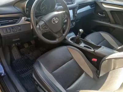 Sell Toyota Avensis Touring Sports 2015 - 15490 EUR, 118500 km - AUTO.MOTO.pt