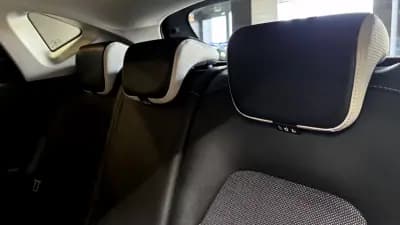 Sell Renault Captur 2023 - 16770 EUR, 70000 km - AUTO.MOTO.pt