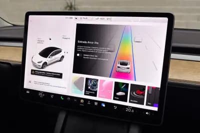 Vendo Tesla Model 3 2021 - 25450 EUR, 58710 km - AUTO.MOTO.pt