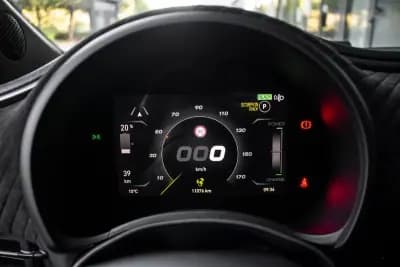 Sell Abarth 500e 2024 - 29450 EUR, 11076 km - AUTO.MOTO.pt