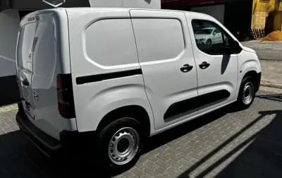Vendo Opel Combo 2022 - 16950 EUR, 45910 km - AUTO.MOTO.pt
