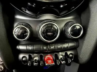 Vendo MINI One 2016 - 12999 EUR, 132000 km - AUTO.MOTO.pt