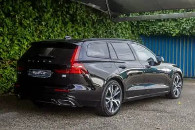 Vendo Volvo V60 2021 - 33900 EUR, 88100 km - AUTO.MOTO.pt