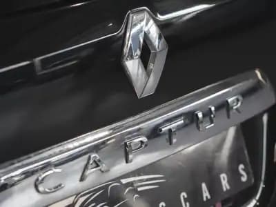 Vendo Renault Captur 2016 - 11490 EUR, 153000 km - AUTO.MOTO.pt