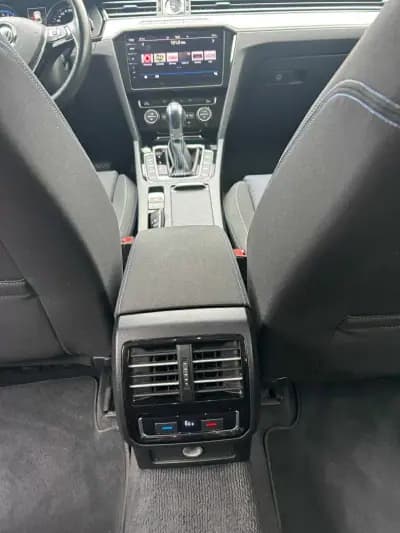 Vendo Volkswagen Passat 2017 - 18990 EUR, 134000 km - AUTO.MOTO.pt