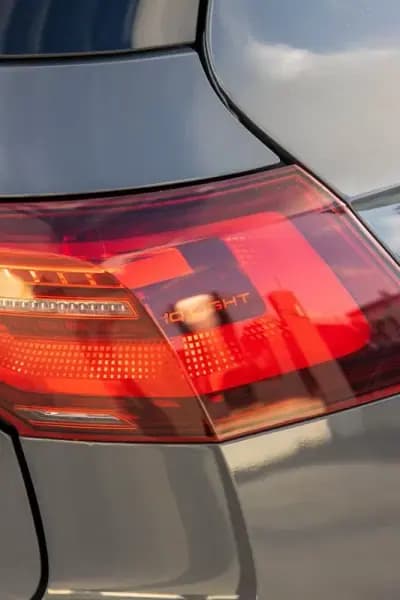 Sell Volkswagen Golf 2021 - 31990 EUR, 149000 km - AUTO.MOTO.pt