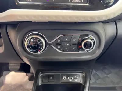 Vendo Renault Twingo 2022 - 15750 EUR, 11000 km - AUTO.MOTO.pt