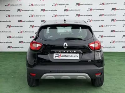 Vendo Renault Captur 2016 - 12990 EUR, 142000 km - AUTO.MOTO.pt