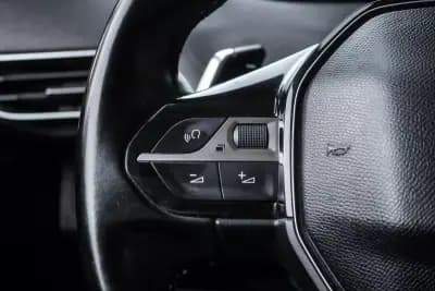 Vendo Peugeot 3008 2018 - 18490 EUR, 127901 km - AUTO.MOTO.pt