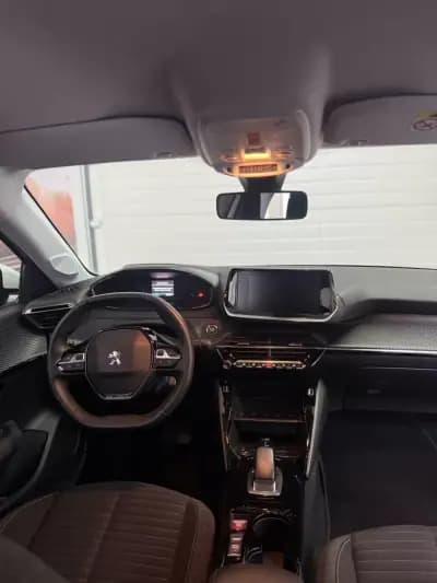 Sell Peugeot e-208 2022 - 19500 EUR, 62500 km - AUTO.MOTO.pt