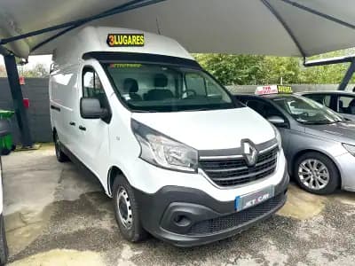 Vendo Renault Trafic 2021 - 22990 EUR, 89900 km - AUTO.MOTO.pt