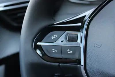 Sell Peugeot 2008 2024 - 22900 EUR, 1 km - AUTO.MOTO.pt