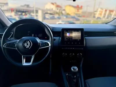 Vendo Renault Clio 2024 - 16450 EUR, 40000 km - AUTO.MOTO.pt