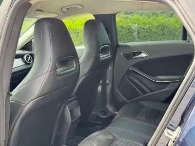 Vendo Mercedes-Benz CLA 180 2017 - 19999 EUR, 160000 km - AUTO.MOTO.pt