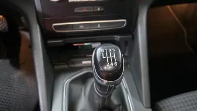 Vendo Renault Talisman 2016 - 14990 EUR, 107000 km - AUTO.MOTO.pt