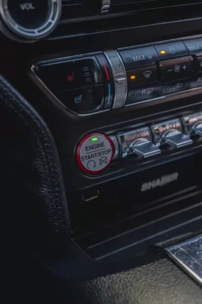 Vendo Ford Mustang 2016 - 30900 EUR, 101230 km - AUTO.MOTO.pt