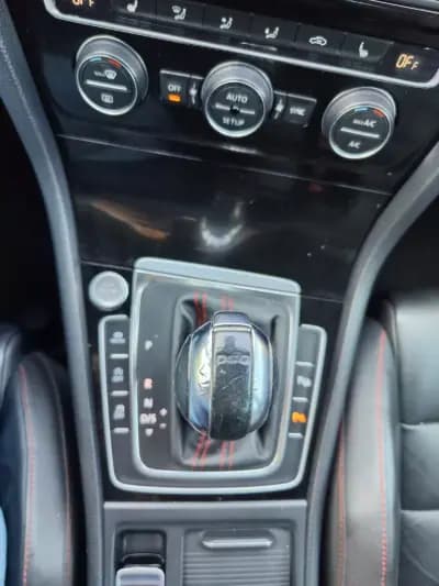 Vendo Volkswagen Golf 2012 - 18480 EUR, 207000 km - AUTO.MOTO.pt