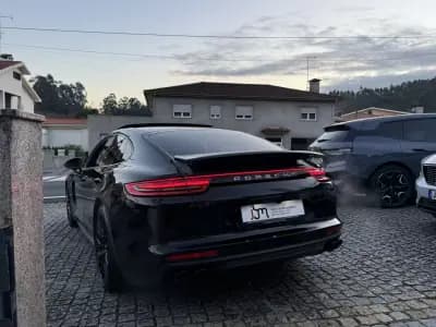 Vendo Porsche Panamera 2020 - 81990 EUR, 59987 km - AUTO.MOTO.pt