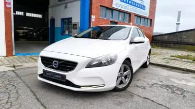 Sell Volvo V40 2013 - 10900 EUR, 190000 km - AUTO.MOTO.pt