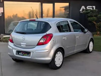Vendo Opel Corsa 2007 - 2350 EUR, 213920 km - AUTO.MOTO.pt