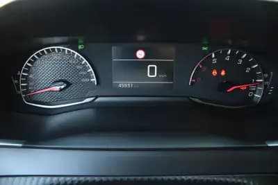 Vendo Peugeot 2008 2020 - 15990 EUR, 45500 km - AUTO.MOTO.pt