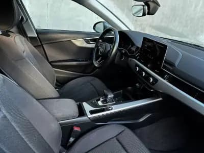 Vendo Audi A4 Avant 2020 - 24250 EUR, 235230 km - AUTO.MOTO.pt