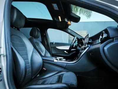 Vendo Mercedes-Benz C 300 2020 - 28950 EUR, 166000 km - AUTO.MOTO.pt