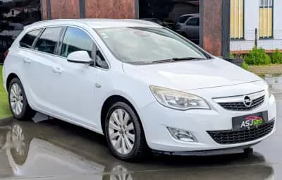 Sell Opel Astra Sports Tourer 2012 - 3900 EUR, 274564 km - AUTO.MOTO.pt