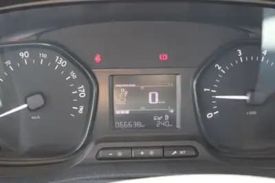 Sell Opel Vivaro 2022 - 26900 EUR, 66638 km - AUTO.MOTO.pt