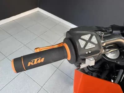 Sell KTM Duke 990 R 2022 - 4800 EUR, 46125 km - AUTO.MOTO.pt