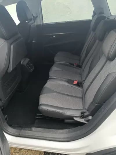 Vendo Peugeot 5008 2018 - 14990 EUR, 172200 km - AUTO.MOTO.pt