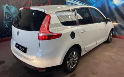 Vendo Renault Grand Scénic 2012 - 8899 EUR, 230000 km - AUTO.MOTO.pt