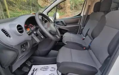 Vendo Peugeot Partner 2018 - 9450 EUR, 204000 km - AUTO.MOTO.pt