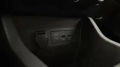 Vendo Renault Clio 2022 - 14900 EUR, 136243 km - AUTO.MOTO.pt