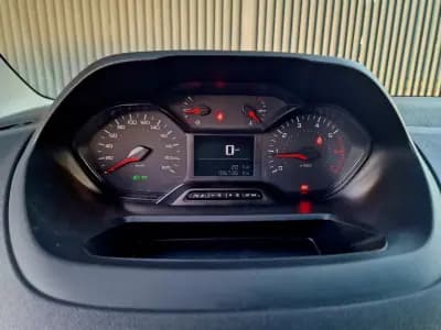 Vendo Peugeot Partner 2021 - 13990 EUR, 106734 km - AUTO.MOTO.pt