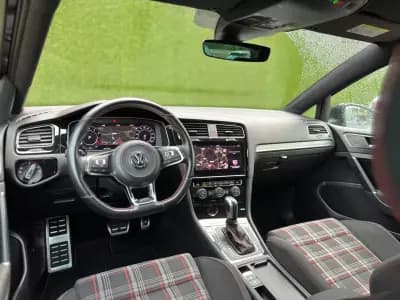 Vendo Volkswagen Golf 2019 - 27990 EUR, 110000 km - AUTO.MOTO.pt