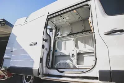 Vendo Renault 2018 - 17680 EUR, 154920 km - AUTO.MOTO.pt