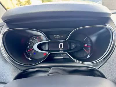 Vendo Renault Captur 2017 - 14500 EUR, 69158 km - AUTO.MOTO.pt