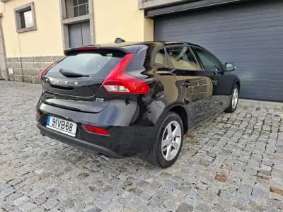 Vendo Volvo V40 2018 - 15990 EUR, 122118 km - AUTO.MOTO.pt