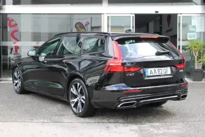 Vendo Volvo V60 2020 - 26400 EUR, 128429 km - AUTO.MOTO.pt