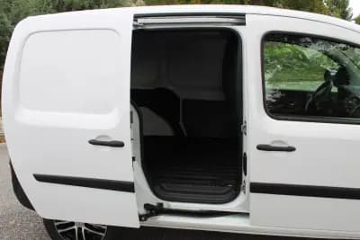 Vendo Renault Kangoo 2019 - 11900 EUR, 135000 km - AUTO.MOTO.pt