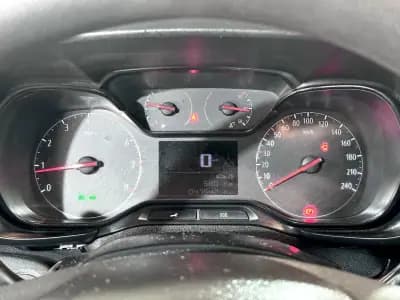 Vendo Opel Combo 2022 - 17900 EUR, 47542 km - AUTO.MOTO.pt