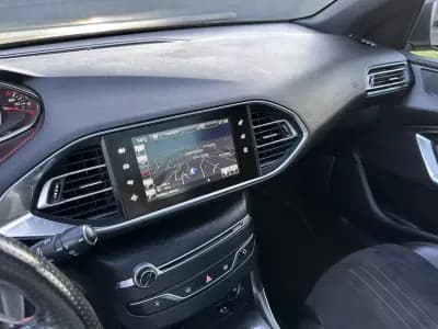 Sell Peugeot 308 SW 2015 - 12900 EUR, 140000 km - AUTO.MOTO.pt