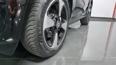 Vendo Smart Fortwo Cabrio 2021 - 13990 EUR, 59000 km - AUTO.MOTO.pt