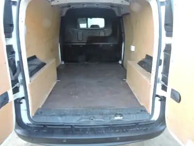 Vendo Renault Kangoo 2018 - 13000 EUR, 106928 km - AUTO.MOTO.pt