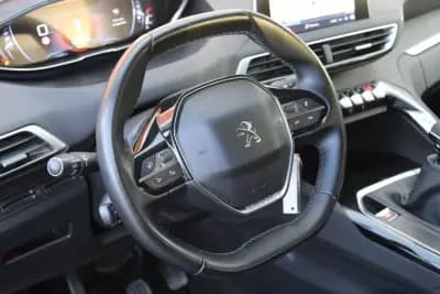 Vendo Peugeot 5008 2018 - 21990 EUR, 116000 km - AUTO.MOTO.pt