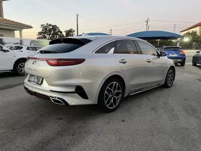 Vendo Kia ProCeed 2022 - 19450 EUR, 76000 km - AUTO.MOTO.pt